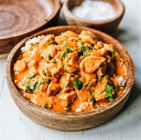 How many carbs are in aromatic thai red chicken curry - calories, carbs, nutrition