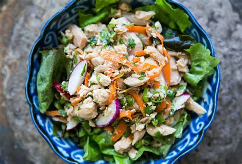 How many carbs are in asian tuna salad - calories, carbs, nutrition