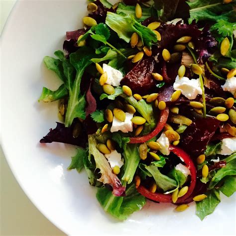 How many carbs are in asparagus, beet, goat cheese salad - calories, carbs, nutrition