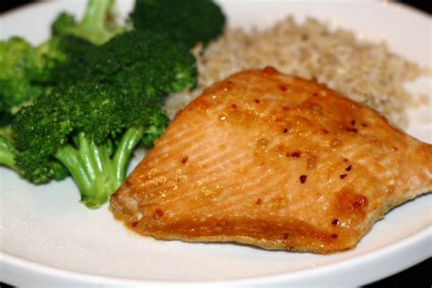 How many carbs are in atlantic salmon w/ apple brandy glaze, broccoli, cherry brown rice - calories, carbs, nutrition