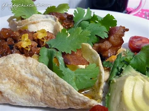 How many carbs are in bacon, egg and cheese taco - calories, carbs, nutrition