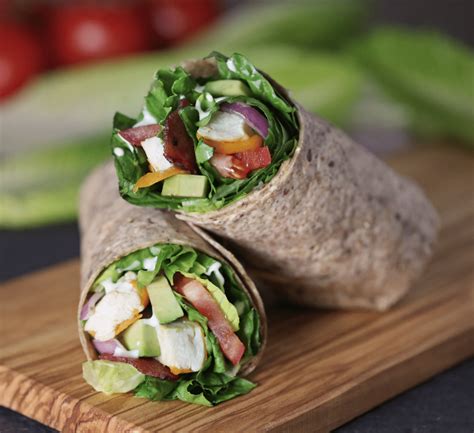 How many carbs are in bacon and avocado salad wrap - calories, carbs, nutrition