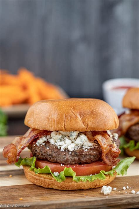 How many carbs are in bacon blue cheese burger - calories, carbs, nutrition