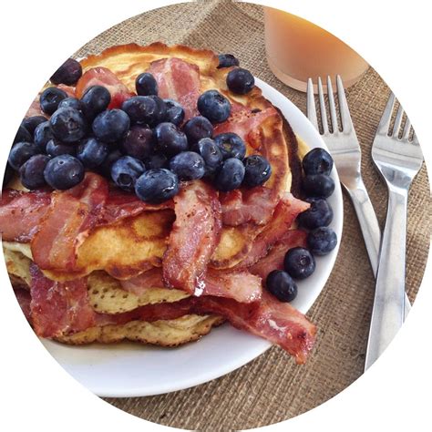 How many carbs are in bacon blueberry pancakes - calories, carbs, nutrition