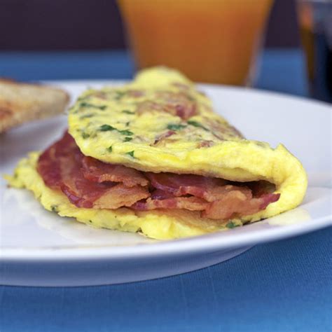 How many carbs are in bacon cheese and scallion omelet - calories, carbs, nutrition