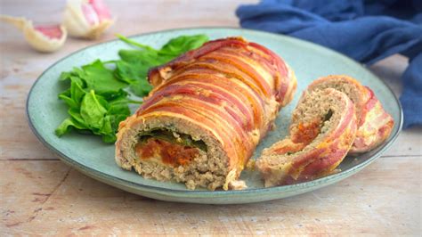 How many carbs are in bacon wrapped meatloaf - calories, carbs, nutrition