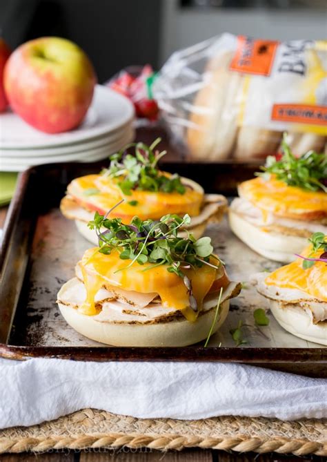 How many carbs are in bagel melt turkey cheddar chol free eggs - calories, carbs, nutrition