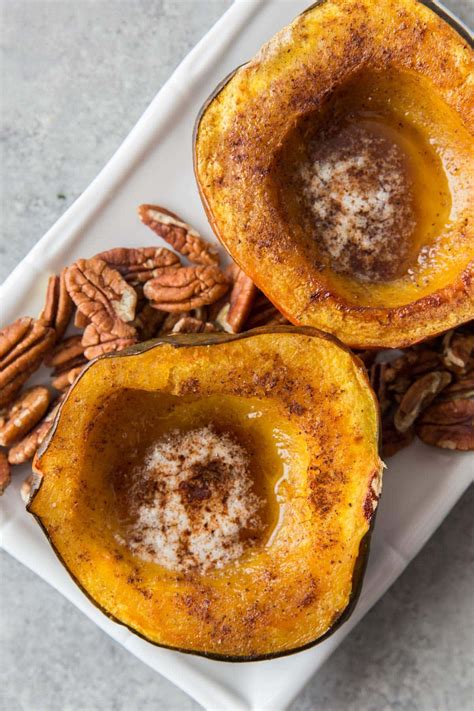 How many carbs are in baked acorn squash - half pan - calories, carbs, nutrition