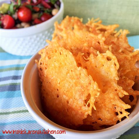 How many carbs are in baked crisp snacks (three cheese) - calories, carbs, nutrition