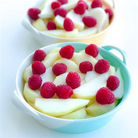 How many carbs are in baked pears with raspberry sauce - calories, carbs, nutrition