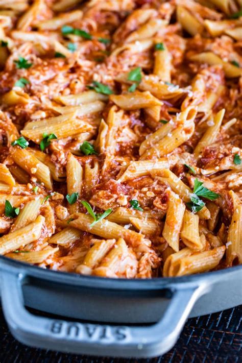 How many carbs are in baked penne with chicken & mushrooms - calories, carbs, nutrition