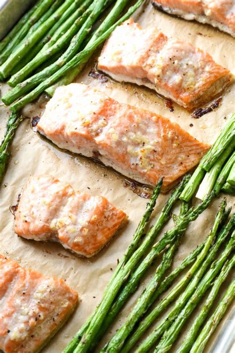 How many carbs are in baked salmon with asparagus - calories, carbs, nutrition