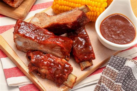 How many carbs are in baked spareribs with bronze bbq sauce - calories, carbs, nutrition