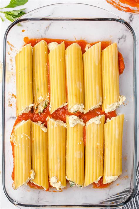 How many carbs are in baked tomato cheese manicotti - calories, carbs, nutrition