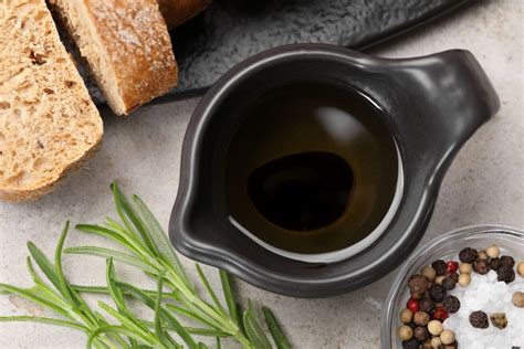 How many carbs are in balsamic & basil vinaigrette - calories, carbs, nutrition