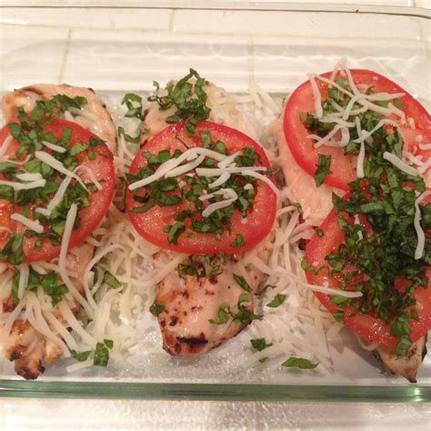 How many carbs are in balsamic chicken and fresh mozzarella with broccoli and rice - calories, carbs, nutrition
