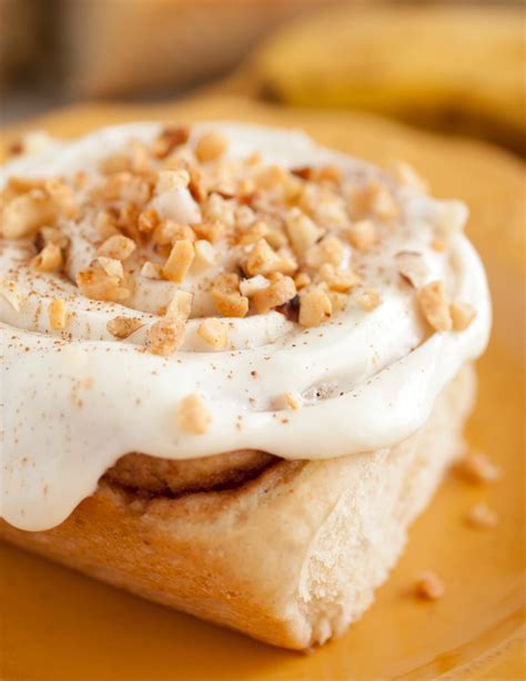 How many carbs are in banana nut cinnamon roll, with frosting - calories, carbs, nutrition