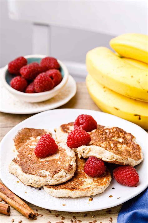 How many carbs are in banana pancakes, traditional - calories, carbs, nutrition