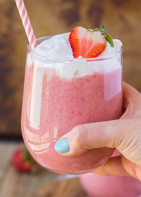 How many carbs are in banana strawberry frozen yogurt smoothie - calories, carbs, nutrition