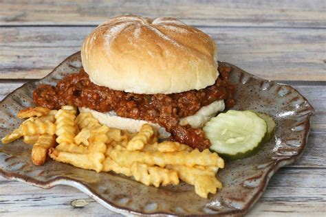 How many carbs are in barbecue beef sandwich - calories, carbs, nutrition