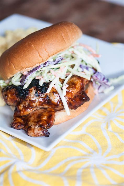 How many carbs are in barbecue chicken sandwich with slaw - calories, carbs, nutrition