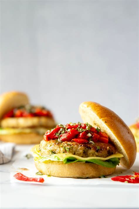 How many carbs are in basil red pepper turkey burger - calories, carbs, nutrition