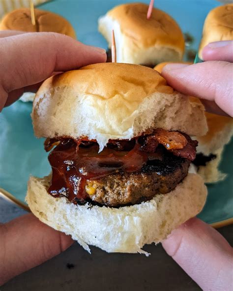 How many carbs are in bbq bacon cheeseburger sliders - calories, carbs, nutrition