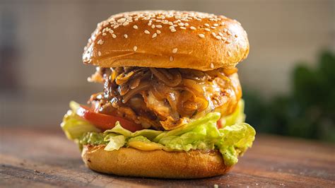 How many carbs are in bbq chicken cheeseburger - calories, carbs, nutrition