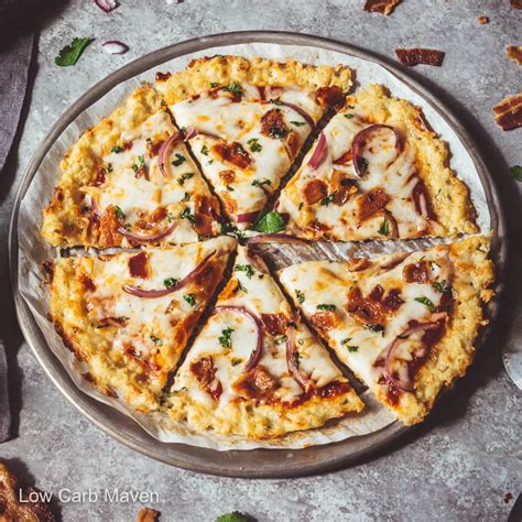 How many carbs are in bbq chicken pizza, topped crust, 7