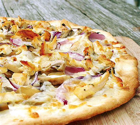 How many carbs are in bbq chicken pizza, with red onions - calories, carbs, nutrition