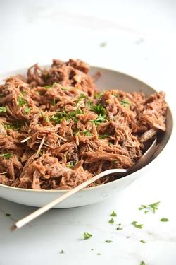 How many carbs are in bbq pulled pork bun - calories, carbs, nutrition