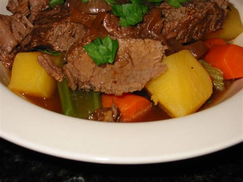 How many carbs are in beef brisket braised veggies - calories, carbs, nutrition