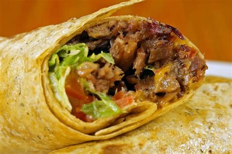 How many carbs are in beef brisket wrap - calories, carbs, nutrition