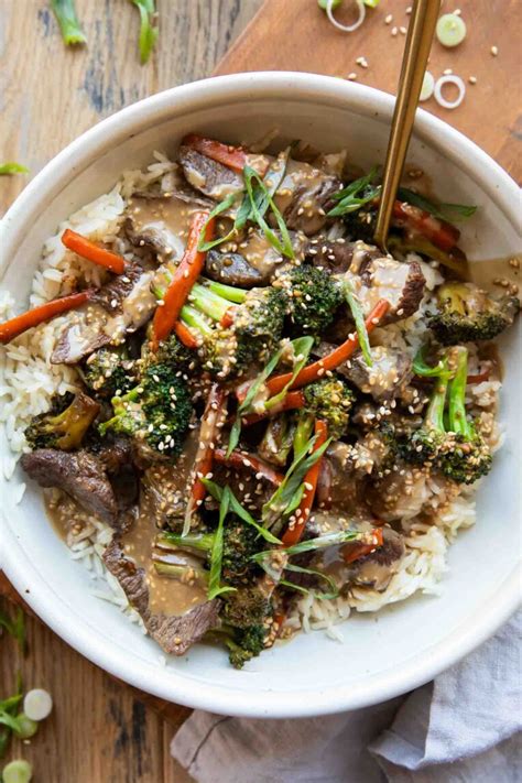 How many carbs are in beef broccoli bowl - calories, carbs, nutrition