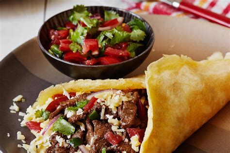 How many carbs are in beef machaca burrito with pico de gallo - calories, carbs, nutrition