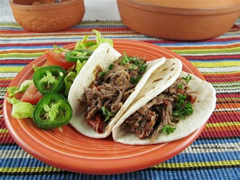 How many carbs are in beef machaca burritos - calories, carbs, nutrition