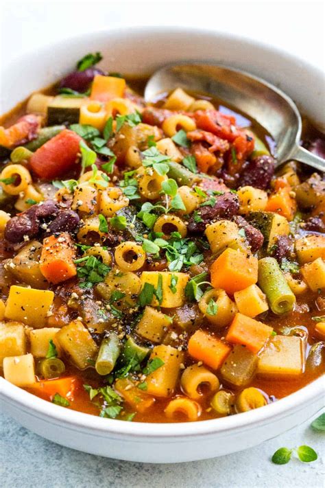 How many carbs are in beef minestrone - calories, carbs, nutrition