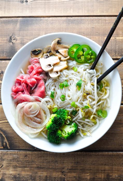 How many carbs are in beef pho noodle soup - calories, carbs, nutrition