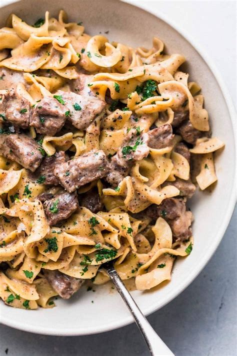 How many carbs are in beef stroganoff with vegetables small - calories, carbs, nutrition