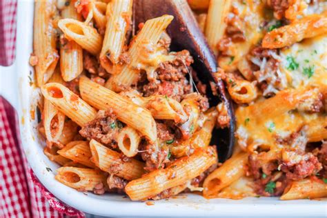 How many carbs are in beefy tomato penne casserole - calories, carbs, nutrition