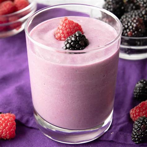 How many carbs are in berry smoothie - calories, carbs, nutrition
