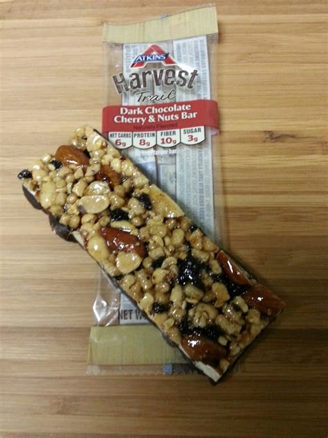 How many carbs are in berry trail bars - calories, carbs, nutrition