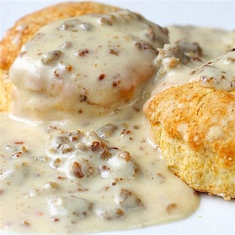 How many carbs are in biscuit and black pepper gravy - calories, carbs, nutrition