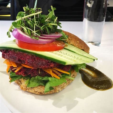 How many carbs are in bistro beet burger - calories, carbs, nutrition