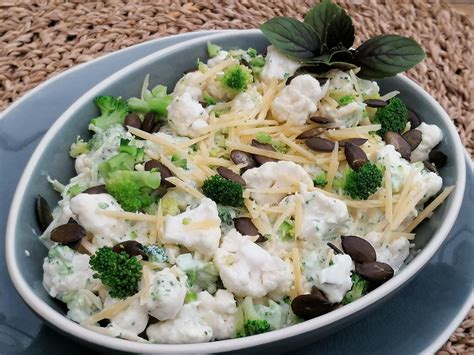 How many carbs are in bloemkoolbroccoli salade 200 gr - calories, carbs, nutrition