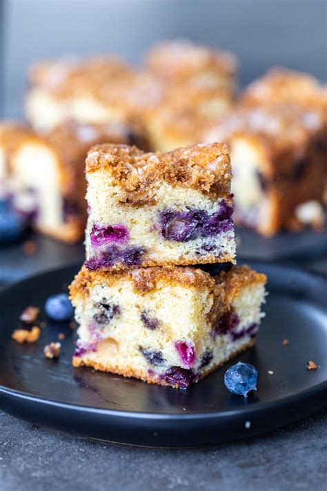 How many carbs are in blueberry coffee cake - calories, carbs, nutrition