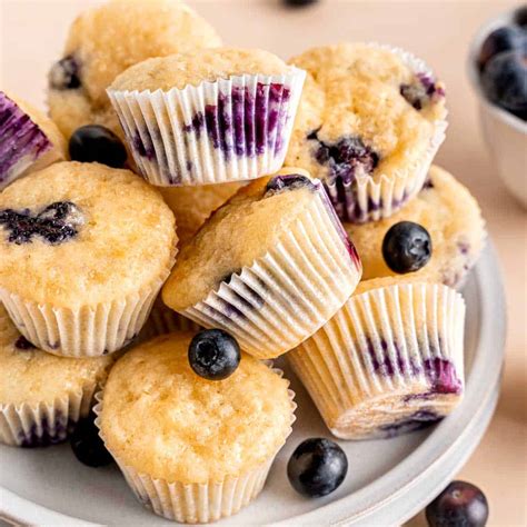 How many carbs are in blueberry muffin - calories, carbs, nutrition