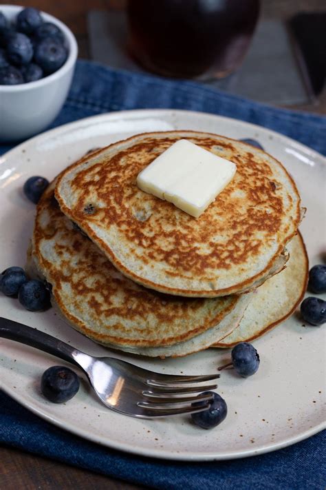 How many carbs are in blueberry pancakes, with whole blueberries - calories, carbs, nutrition