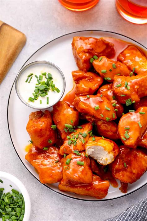 How many carbs are in boneless buffalo chicken wing basket - calories, carbs, nutrition