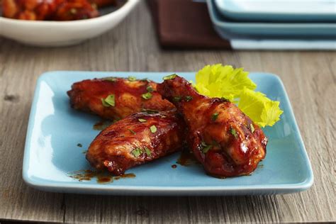 How many carbs are in boneless sriracha bbq chicken wings - calories, carbs, nutrition